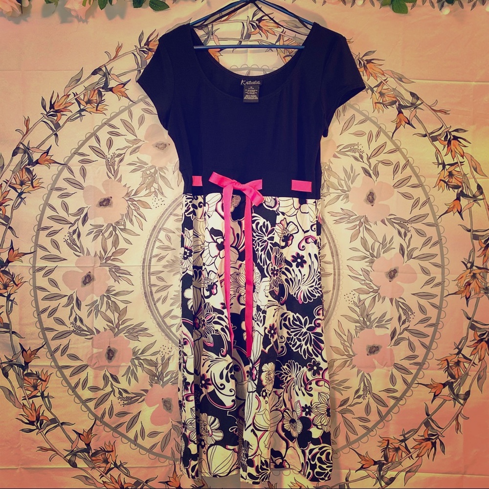 Black & Floral Dress w/Pink Bow EUC